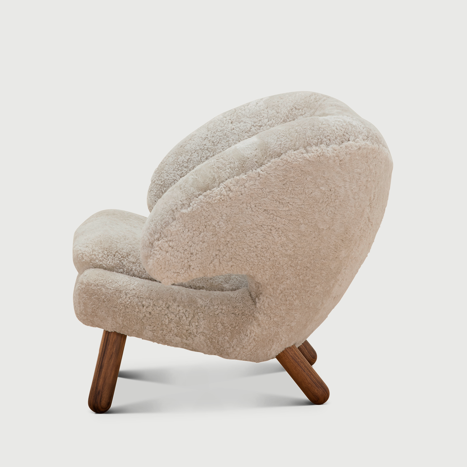 Pelican Chair Sheepskin | House of Finn Juhl