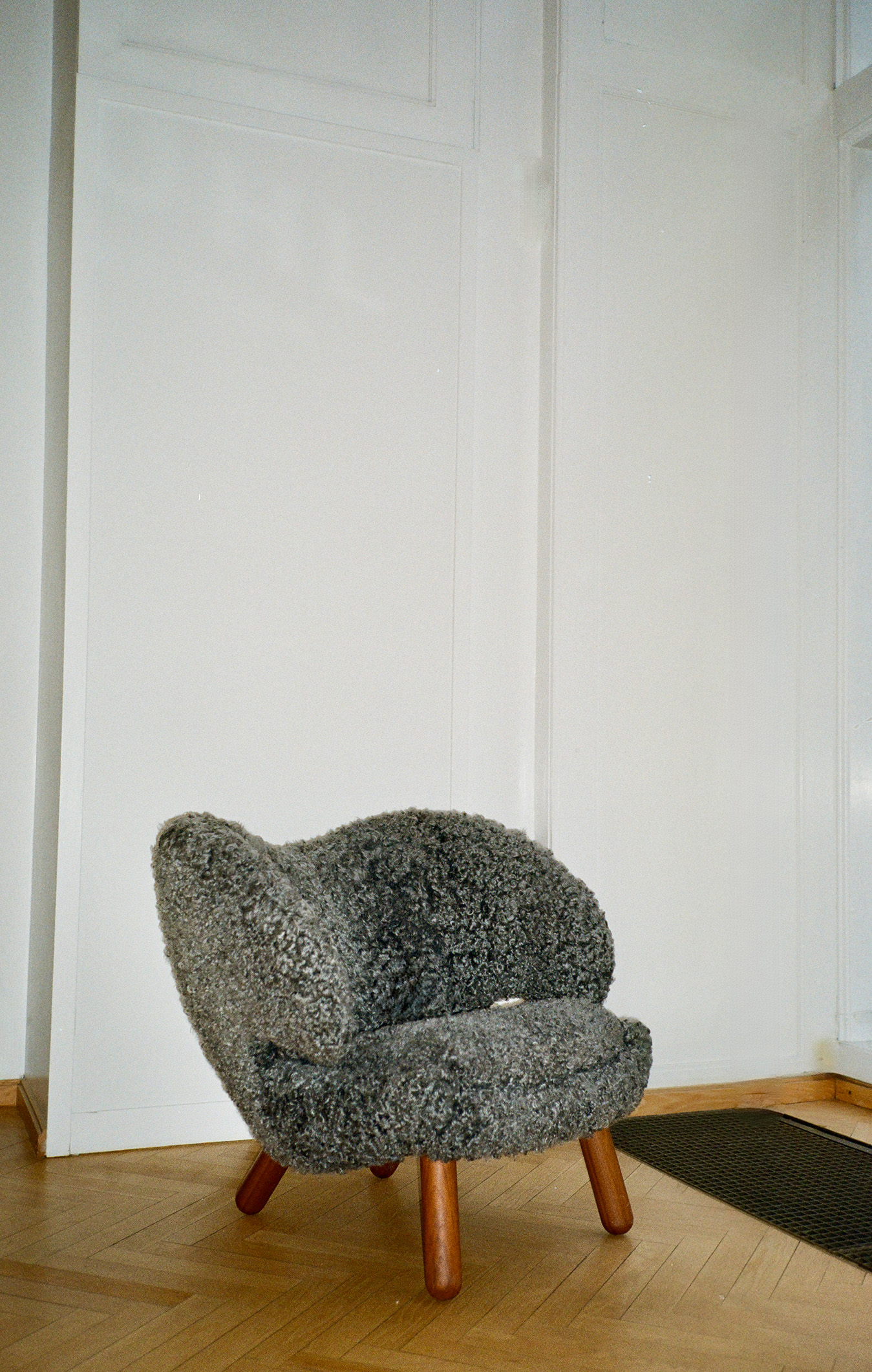 Pelican Chair Gotland